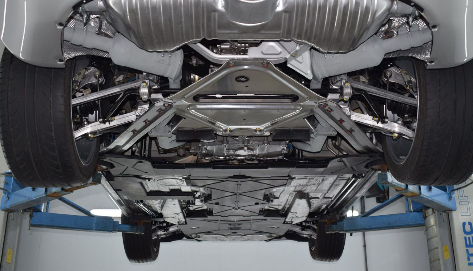 Exhaust line and axle after treatment